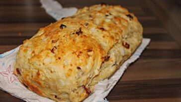 Tomaten-Zwiebel-Brot Rezept