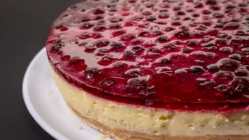 Prinzenrollen-Torte mit Kirschen (ohne Backen) Rezept