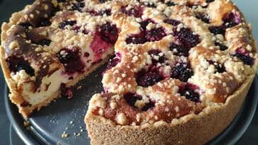 Brombeer-Quark-Kuchen mit Zimtstreuseln Rezept