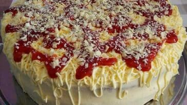 Erdbeer-Spaghettieis-Torte Rezept