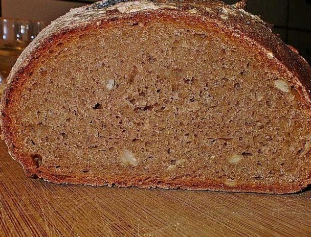 kerniges Vollkornbrot mit Sauerteig Rezept - Schnelle und Einfache Rezepte