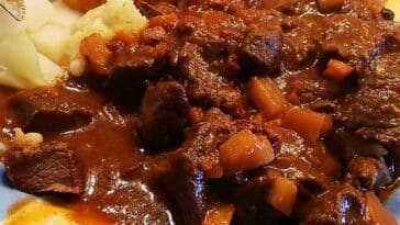 Omas Hirschgulasch Rezept