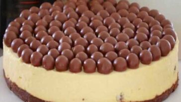 Weisse Schokolade Käsekuchen Mit Baileys Und Maltesers Rezept