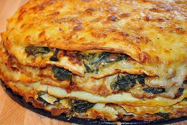 Pfannkuchen torte mit Spinat und Käse Rezept - Schnelle und Einfache ...