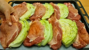 Weißkohlscheiben mit Schweinefleisch aus dem Ofen Rezept