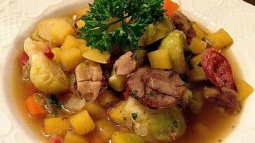 Steckrüben-Rosenkohl-Eintopf mit Maronen und Mettwurst Rezept