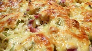 Belegte Ofenkartoffeln Rezept (Pellkartoffeln mit Speck, Schmand und Käse überbacken)