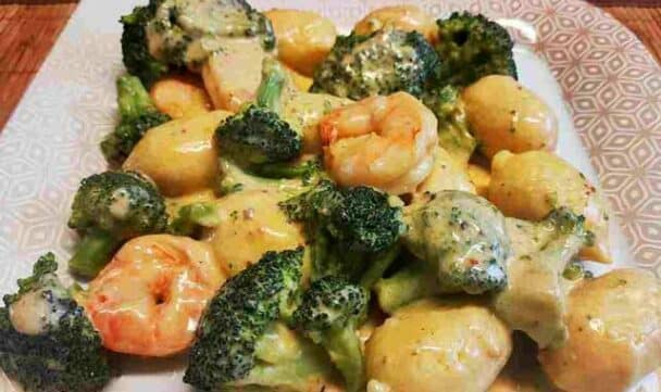 Gnocchi-Garnelen-Brokkoli Pfanne Rezept - Schnelle und Einfache Rezepte