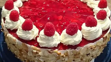 Windbeutel-Torte Rezept: Ganz klassisch, aber immer wieder lecker