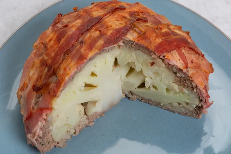 Blumenkohlbombe mit Hackfleisch und Bacon Rezept