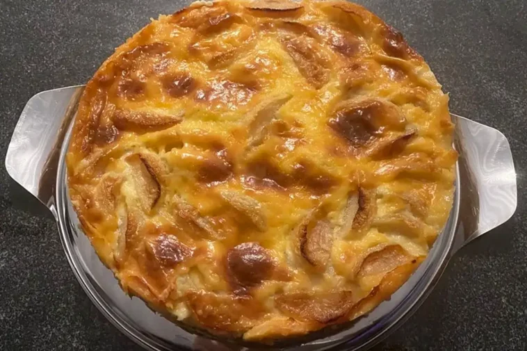 Apfelkuchen mit Sahne-Pudding-Guss
