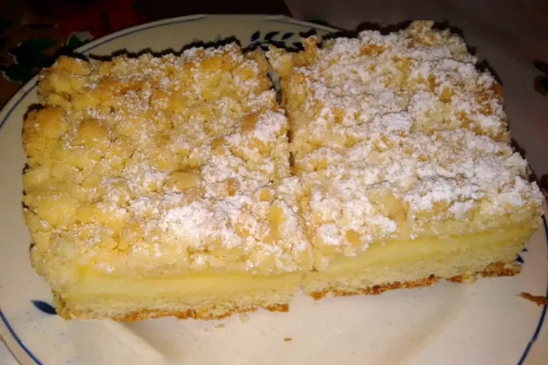 Streuselkuchen mit Puddingfüllung Rezept