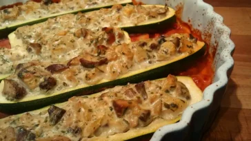 Gefüllte Zucchini mit Champignons und Frischkäse