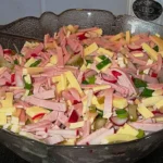 Radieschen-Käse-Salat mit Wurst Rezept