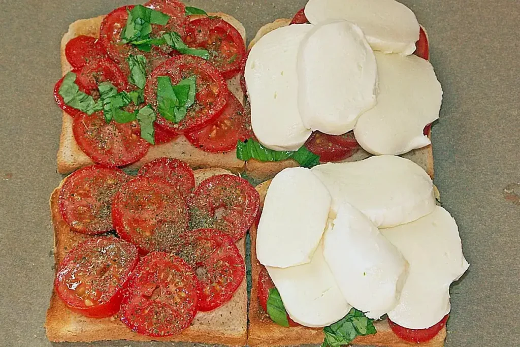 Tomate-Mozzarella-Toast Rezept